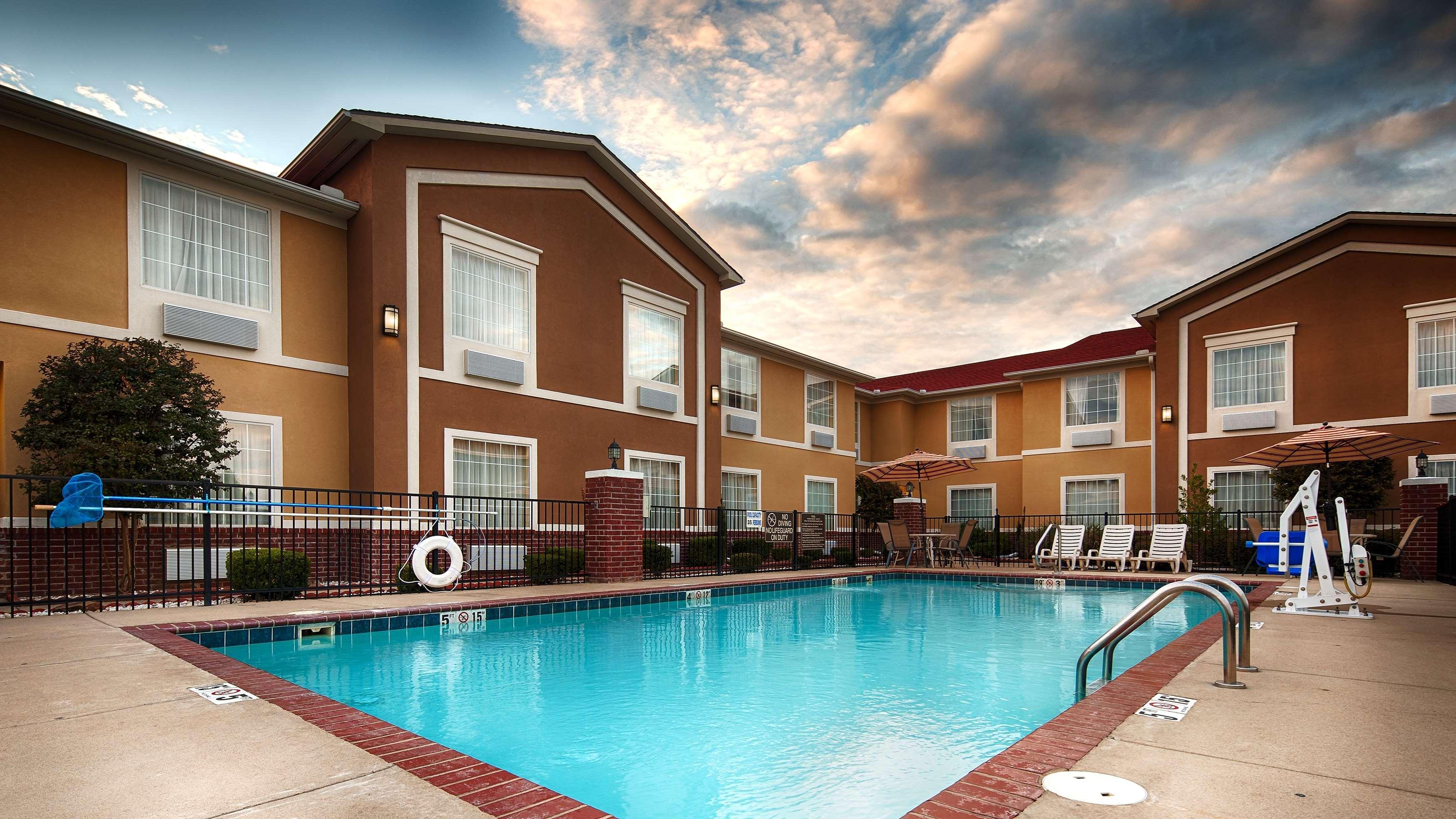 Best Western Sherwood Inn & Suites North Little Rock Exterior photo